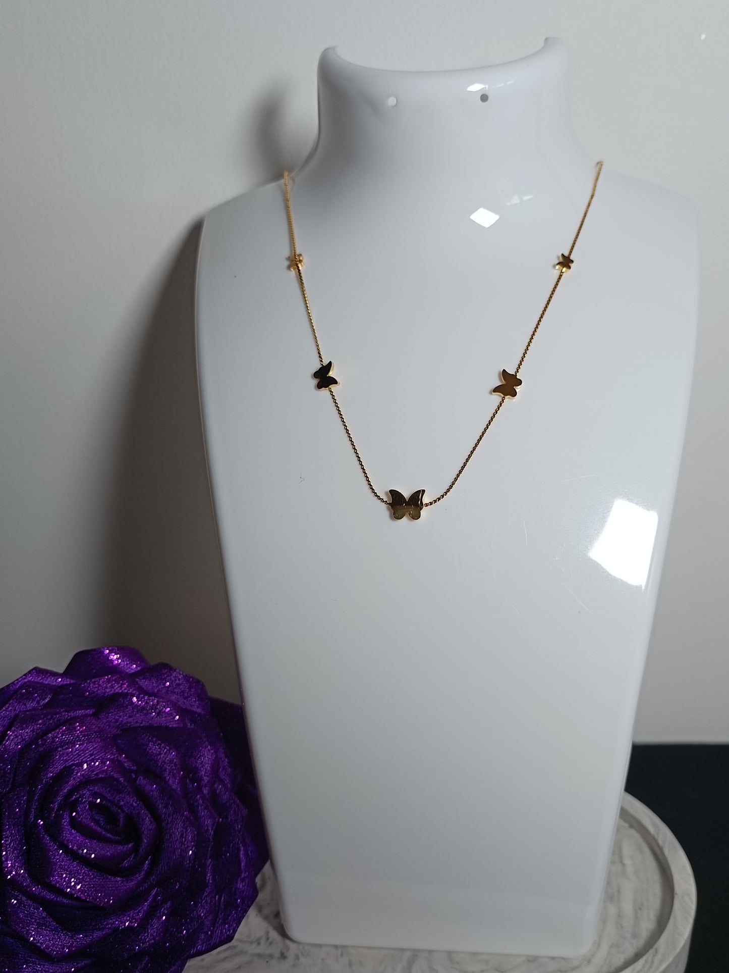 COLLIER ISADORA