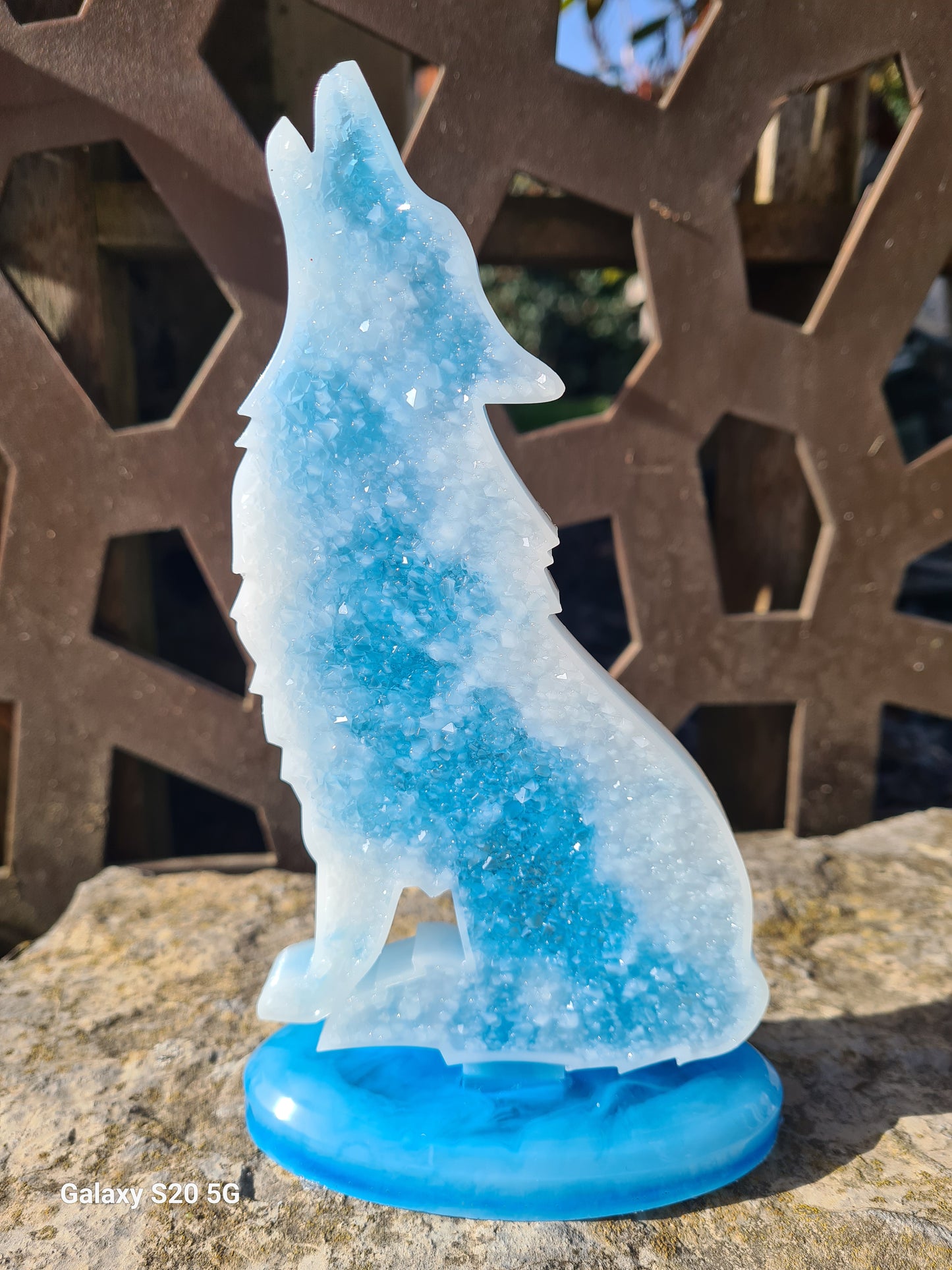 Loup sur socle