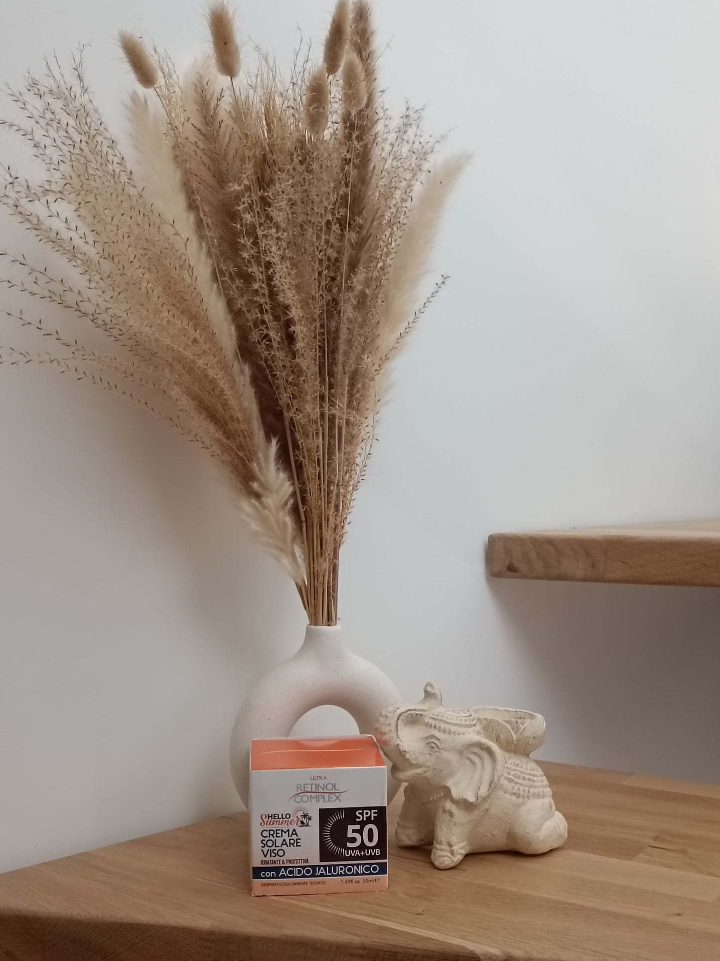 Crème Visage SPF 50 A L'acide Hyaluronique