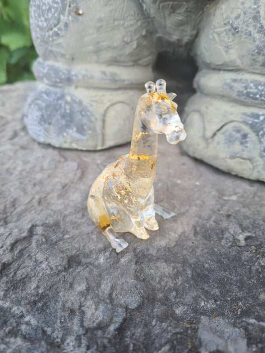 Girafe assise
