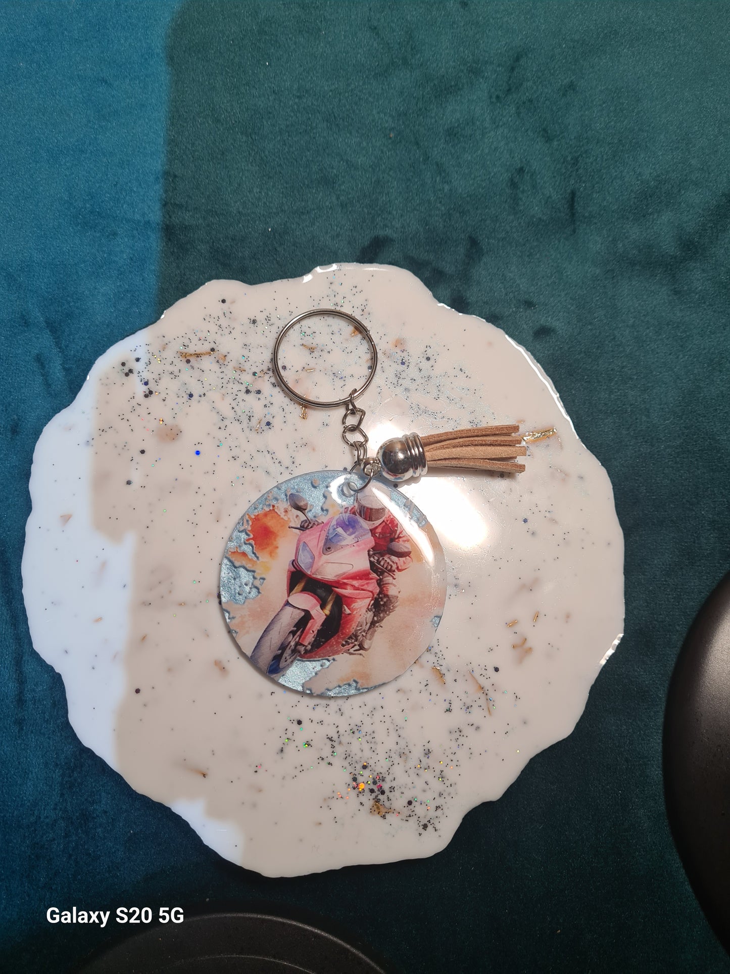 Porte clés plexiglas et résine époxy