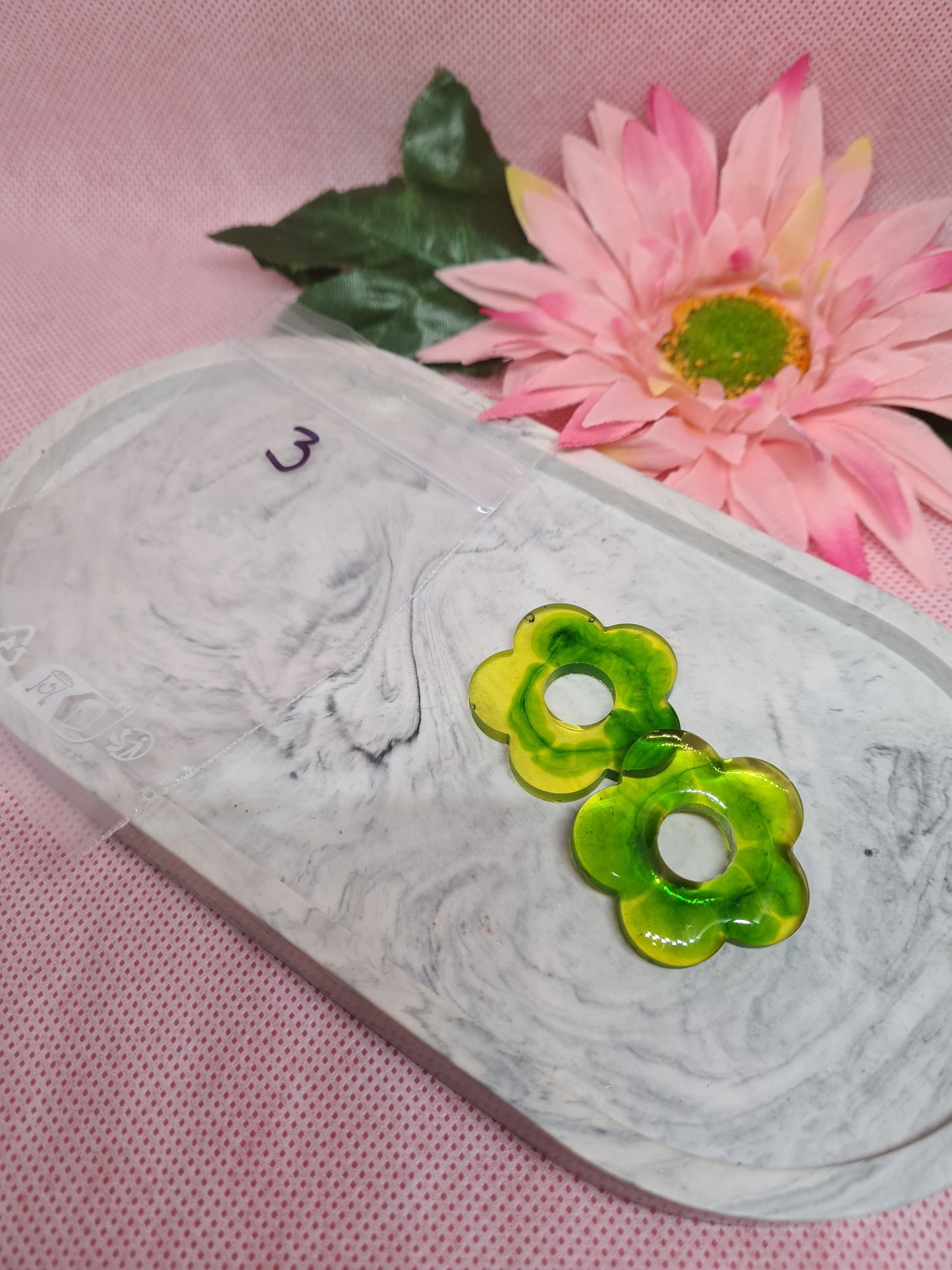 Boucles d'oreilles en résine